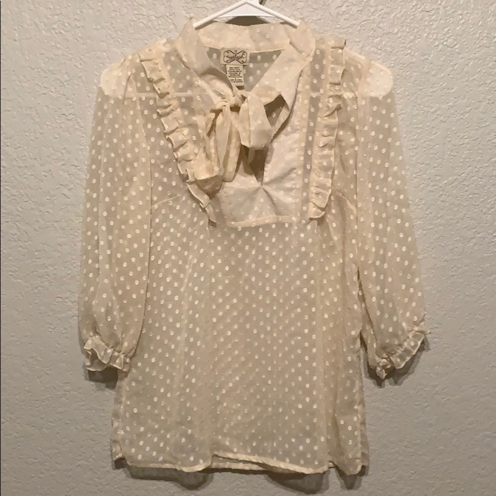 3/4 Sleeve Cream polka dot blouse